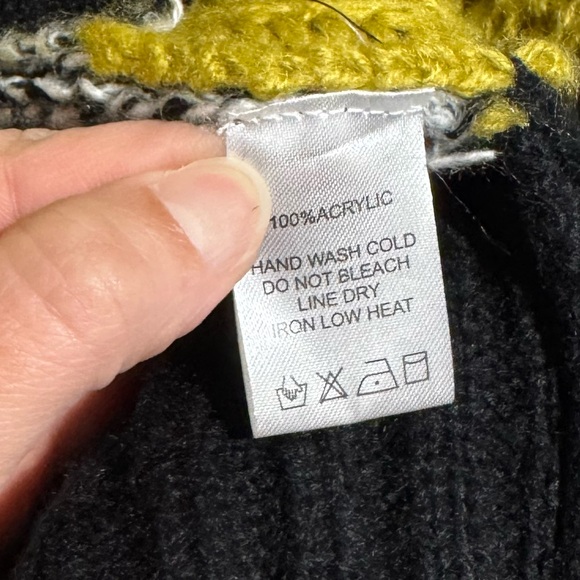 NWT Oversized Chunky Knit Cardigan Grandpa Sweater Women’s Size Large Mustard - Picture 5 of 6